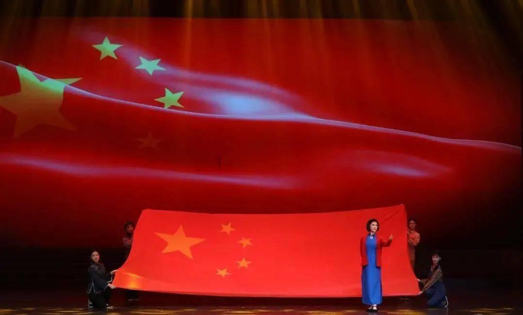 妻子称遭丈夫家暴 丈夫说遭妻子死亡威胁 调解员帮助缓和矛盾